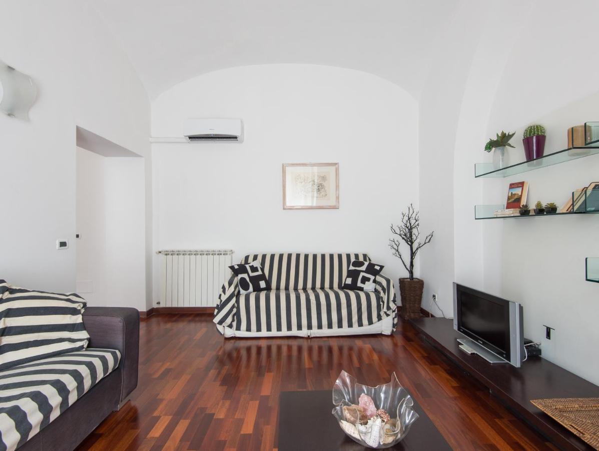 Colosseo Cozy Apartment โรม ภายนอก รูปภาพ